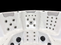 Outdoor spa 7-persoons 220x220x90 cm - sneeuwwit bad met antraciete zijkant - incl. bluetooth - afbeelding 2 van  5