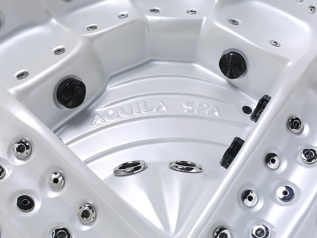 Outdoor spa - afbeelding 4 van  17