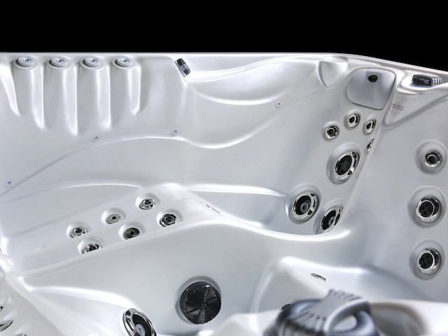 Outdoor spa - afbeelding 13 van  17