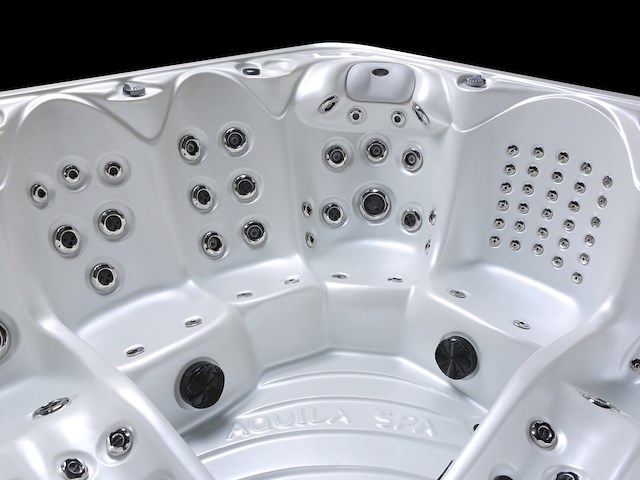 Outdoor spa - afbeelding 15 van  17