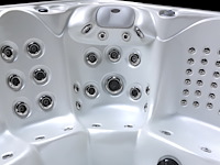 Outdoor spa - afbeelding 16 van  17