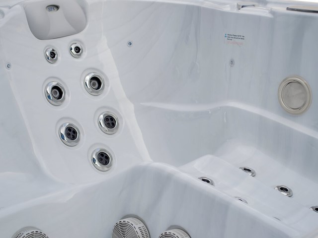 Outdoor spa - afbeelding 3 van  6