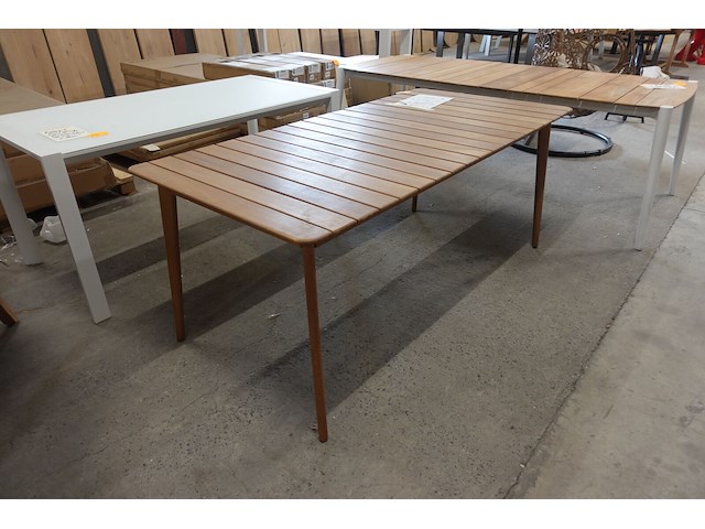 Outdoor tafel teak look - afbeelding 2 van  5