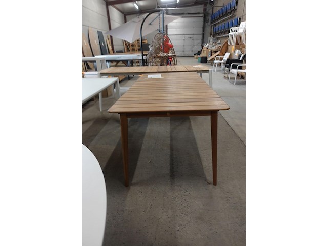 Outdoor tafel teak look - afbeelding 3 van  5