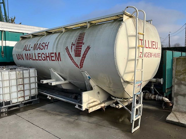 Ova opbouw vrachtwagen voor bulktransport - afbeelding 1 van  8