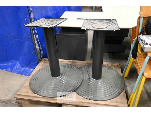 Ovale houten tafel op 2 poten - afbeelding 2 van  5