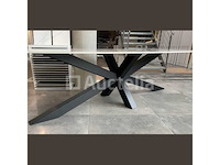 Ovale keramische tafel met zwarte metalen poot, 125 cm x 290 cm - afbeelding 2 van  3