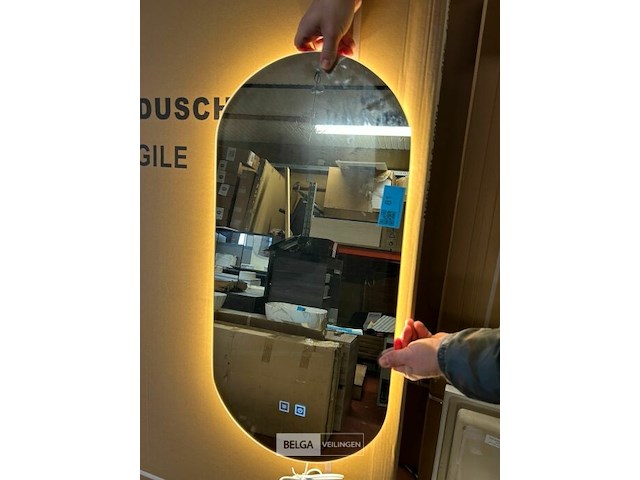 Ovale led-badkamerspiegel - afm 38x80 cm - afbeelding 2 van  2