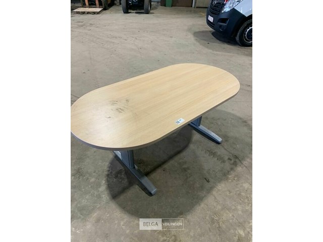 Ovalen bureeltafeltje - afbeelding 1 van  1