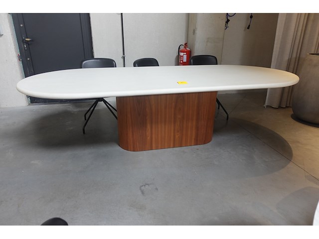 Ovalen eettafel - afbeelding 1 van  4