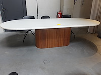 Ovalen eettafel - afbeelding 1 van  4