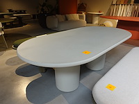 Ovalen eettafel - afbeelding 1 van  4