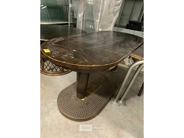 Ovalen houten tafel - afbeelding 2 van  3