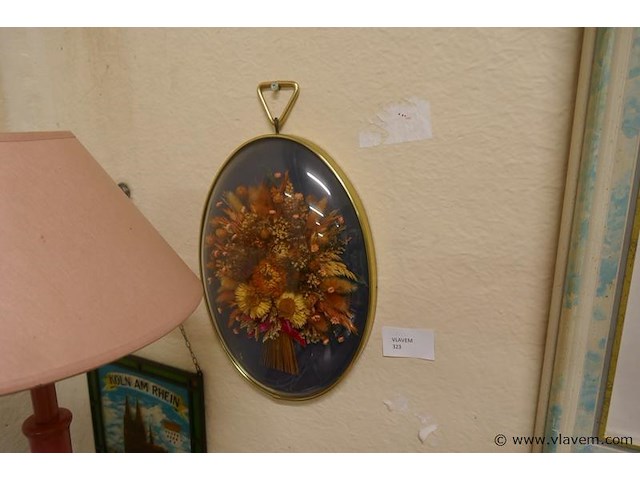 Ovalen kader met droogbloemen - afbeelding 1 van  1