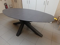 Ovalen tafel - afbeelding 1 van  6
