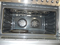 Oven multi functioneel in inox met 6 vuurpitten, merk smeg, met achterplaat en dampkap (siemens) - afbeelding 8 van  12