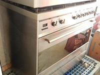 Oven multi functioneel in inox met 6 vuurpitten, merk smeg, met achterplaat en dampkap (siemens) - afbeelding 9 van  12