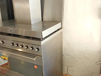 Oven multi functioneel in inox met 6 vuurpitten, merk smeg, met achterplaat en dampkap (siemens) - afbeelding 10 van  12