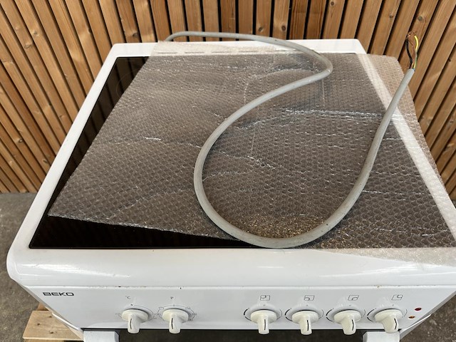 Oven/fornuis beko cm68000 - afbeelding 3 van  9