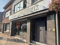Over te nemen wegens faillissement: frituur de puntzak