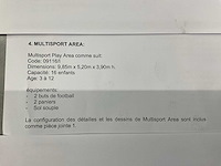 Overdekte neon sportarena - afbeelding 2 van  11