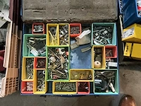 Overig bevestigingsmateriaal box met inhoud (4x)