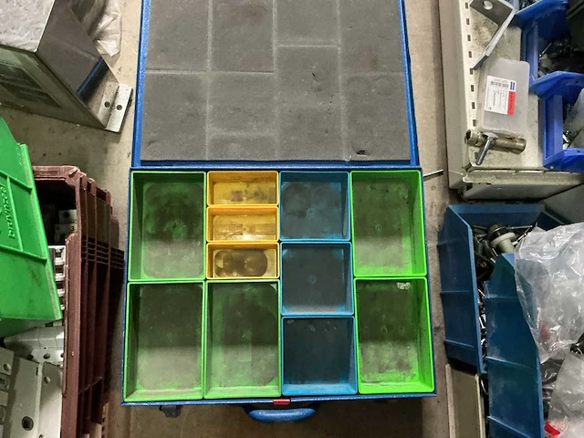 Overig bevestigingsmateriaal box met inhoud (4x) - afbeelding 2 van  2