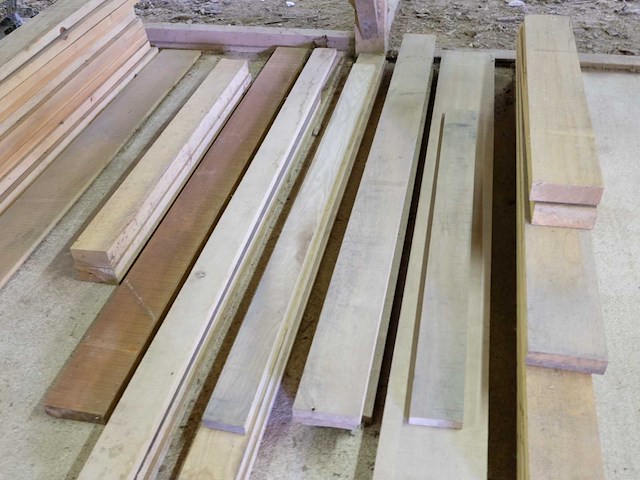 Overig hout en platen/planken/diverse stukken gezaagd hout kavel 3 - afbeelding 3 van  3