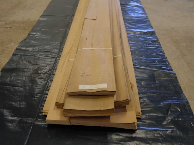 Overig hout & fineer / rode els fineer (erle / els) verschillende maten lot9 - afbeelding 1 van  5