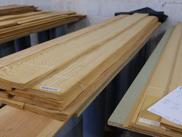 Overig hout & platen / rode spar fineer, lot 12 - afbeelding 1 van  5