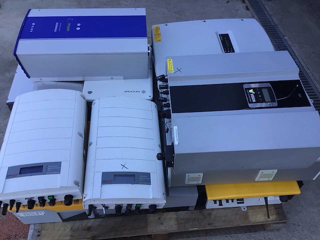 Overige diverse omvormer (13x) - afbeelding 1 van  12