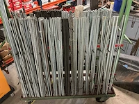 Transportfiets, lasmateriaal, chauffage- en sanitair materiaal, gereedschappen