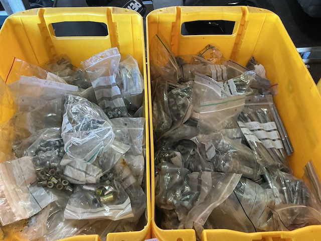 Overige magazijninventaris bouten enz - afbeelding 1 van  2