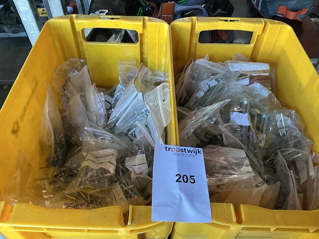 Overige magazijninventaris bouten enz - afbeelding 1 van  1