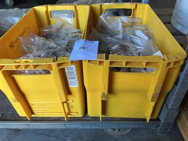 Overige magazijninventaris bouten enz - afbeelding 2 van  2