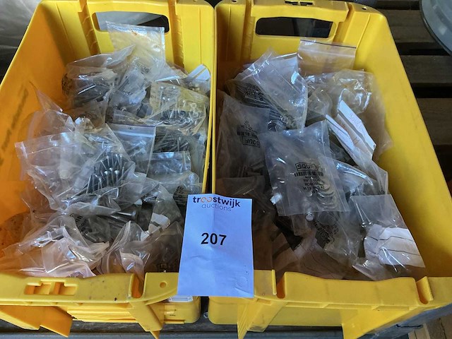 Overige magazijninventaris bouten enz - afbeelding 1 van  1