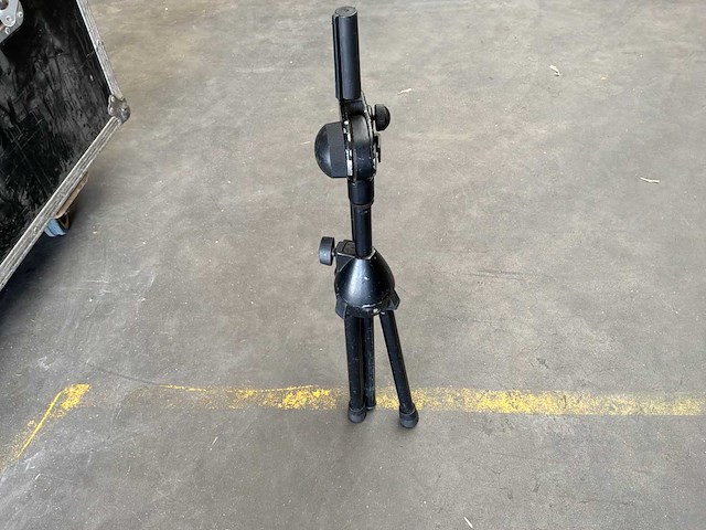 Overige podiumaccessoires - set microfoonstandaards met flycase - afbeelding 4 van  4