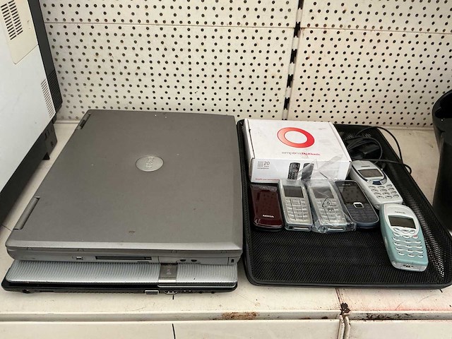 Overige printers en copiers,inktpatronen,gsm toestellen en laptops. - afbeelding 2 van  2