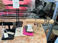 Overige winkel inventaris,etalage materialen - afbeelding 2 van  3