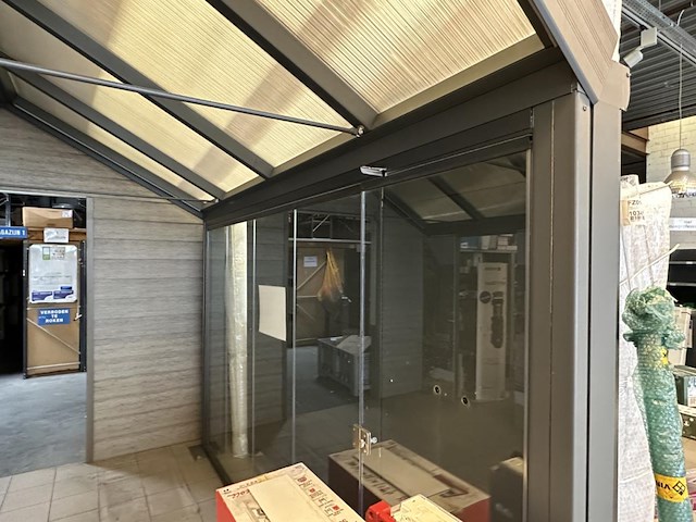 Overkapping showroom - afbeelding 3 van  5
