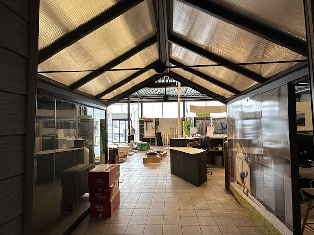 Overkapping showroom - afbeelding 4 van  5