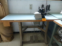 Overlockmachine - afbeelding 1 van  5