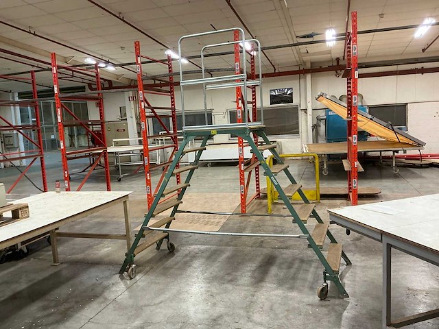 Overtoom bordestrap mobiel ladder en trap - afbeelding 1 van  9