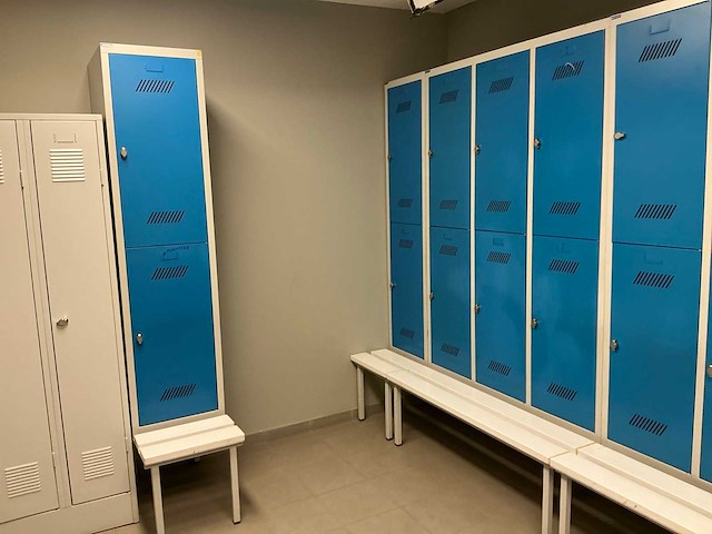 Overtoom diverse kleedkamerkasten (4x) - afbeelding 4 van  5