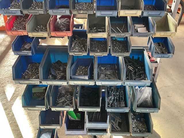 Overtoom verrijdbare bakkenstelling met inhoud - afbeelding 3 van  5