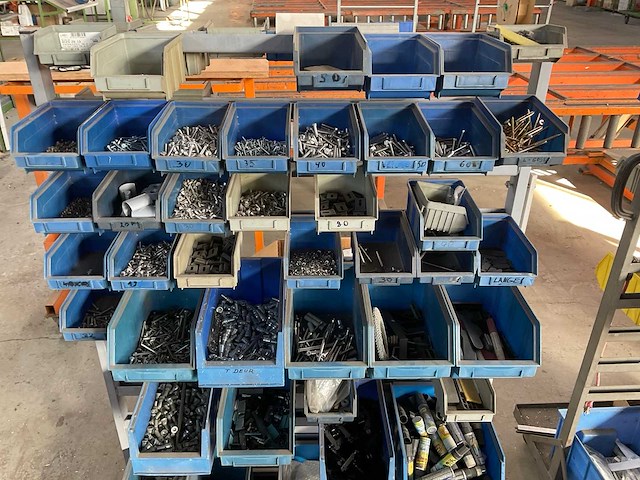 Overtoom verrijdbare bakkenstelling met inhoud - afbeelding 4 van  4