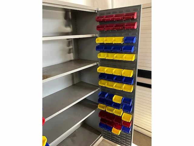 Overtoom werkplaatsmeubilair - afbeelding 4 van  7
