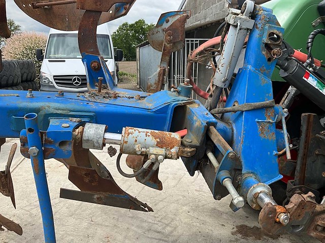 Overum hydraulische wentelploeg 5-schaar – functioneel – puntafstand 90 cm - afbeelding 5 van  9