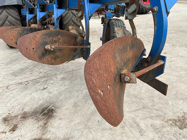 Overum hydraulische wentelploeg 5-schaar – functioneel – puntafstand 90 cm - afbeelding 8 van  9