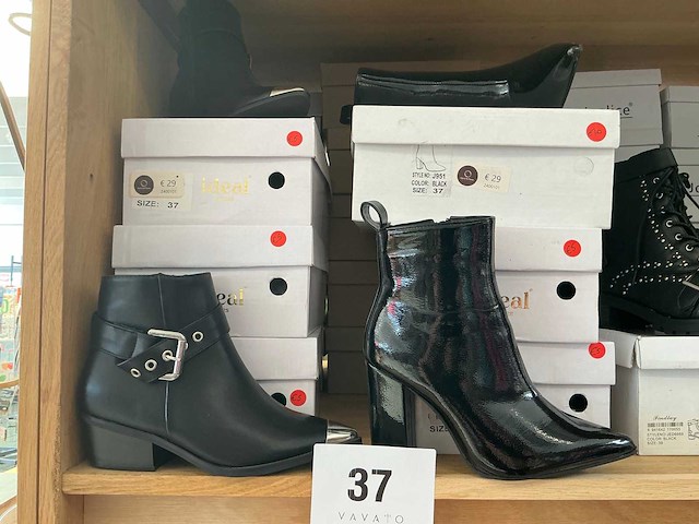 Paar damesschoenen (60x) - afbeelding 2 van  15